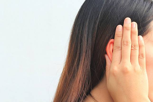 Ù tai, nghe tiếng vo ve trong tai khiến nhiều người cảm thấy khó chịu